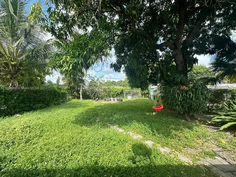 625 W 35th Street Hialeah FL 33012