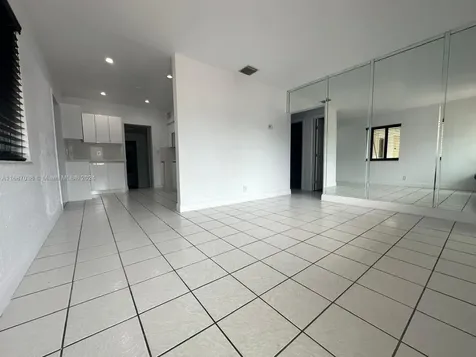 625 W 35th Street Hialeah FL 33012