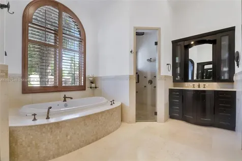 425 NW 119th Avenue Miami FL 33182