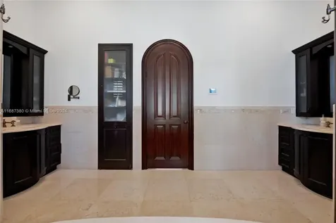 425 NW 119th Avenue Miami FL 33182