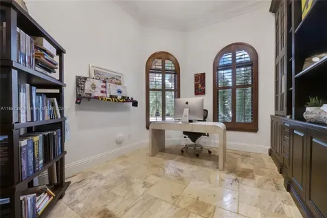 425 NW 119th Avenue Miami FL 33182