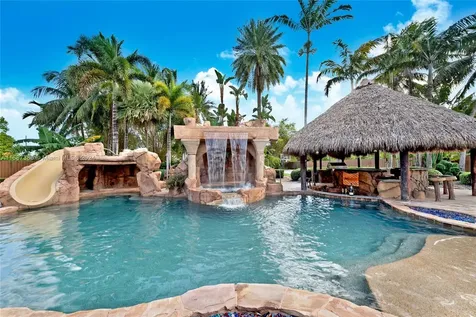 425 NW 119th Avenue Miami FL 33182