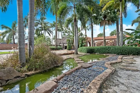 425 NW 119th Avenue Miami FL 33182