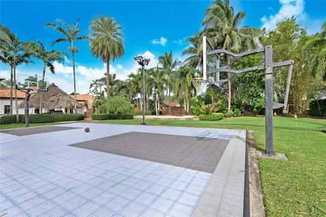 425 NW 119th Avenue Miami FL 33182