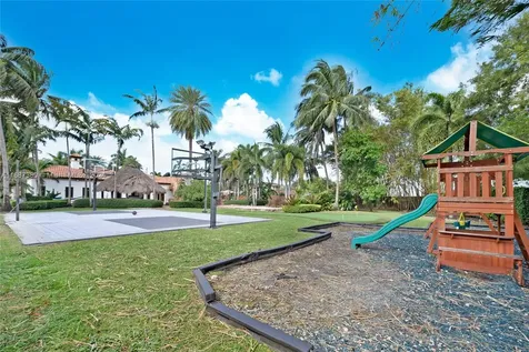 425 NW 119th Avenue Miami FL 33182