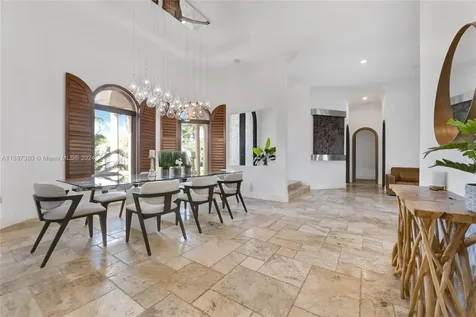 425 NW 119th Avenue Miami FL 33182