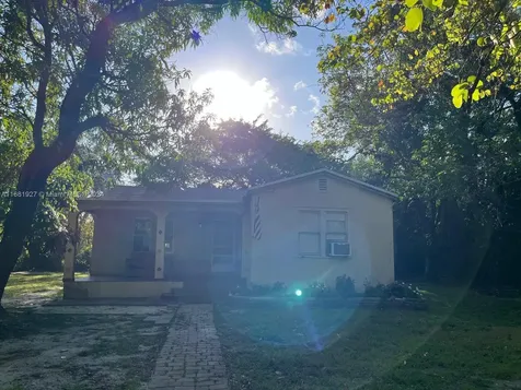 6843 SW 62nd Court South Miami FL 33143