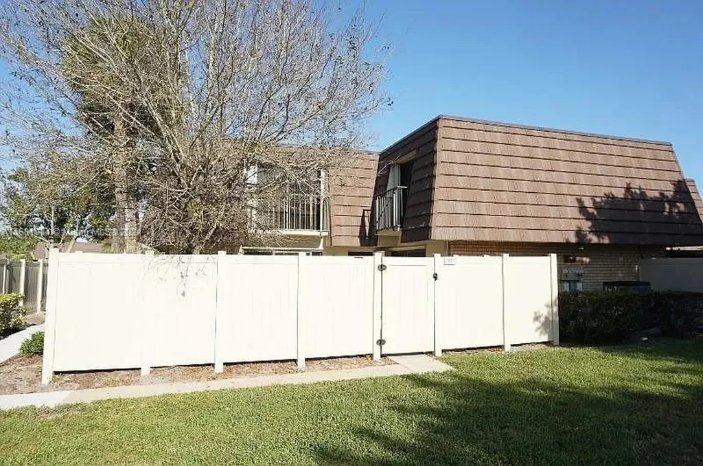 7617 76th Way West Palm Beach FL 33407