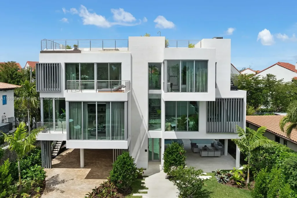 3560 Crystal View Court Miami FL 33133