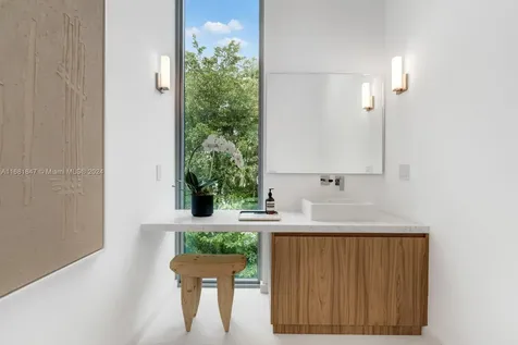 3560 Crystal View Court Miami FL 33133