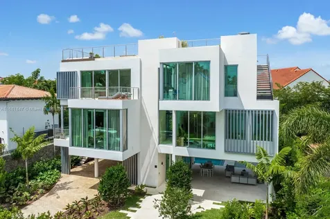3560 Crystal View Court Miami FL 33133