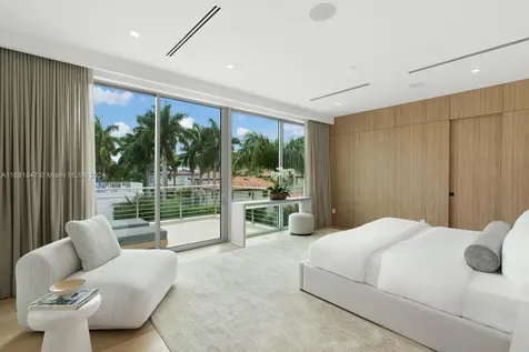 3560 Crystal View Court Miami FL 33133