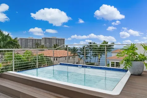 3560 Crystal View Court Miami FL 33133