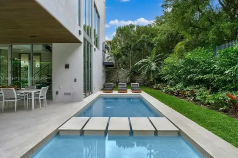 3560 Crystal View Court Miami FL 33133