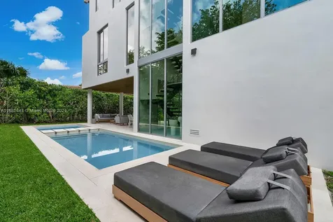 3560 Crystal View Court Miami FL 33133
