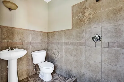 1640 NW 115th Terrace Plantation FL 33323