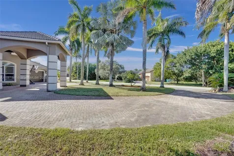 1640 NW 115th Terrace Plantation FL 33323