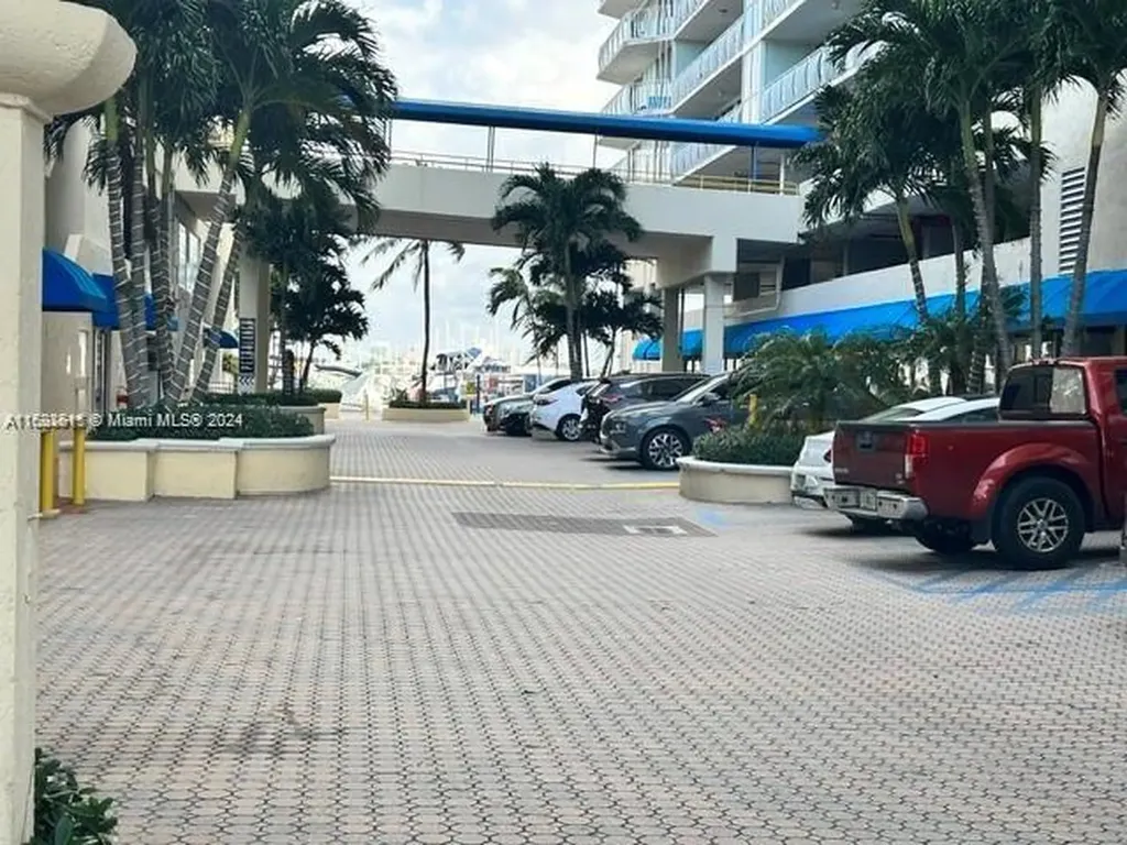 7601 E Treasure Drive Miami Beach FL 33141