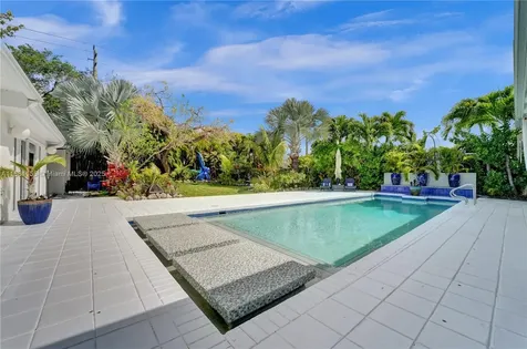 1139 Washington Street Hollywood FL 33019
