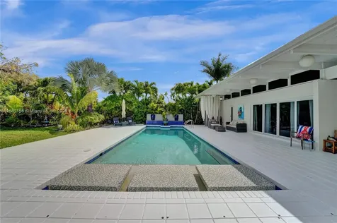 1139 Washington Street Hollywood FL 33019