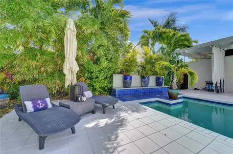 1139 Washington Street Hollywood FL 33019