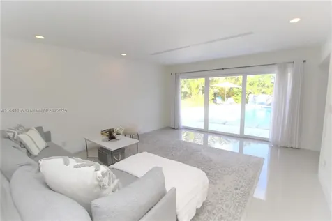 1139 Washington Street Hollywood FL 33019