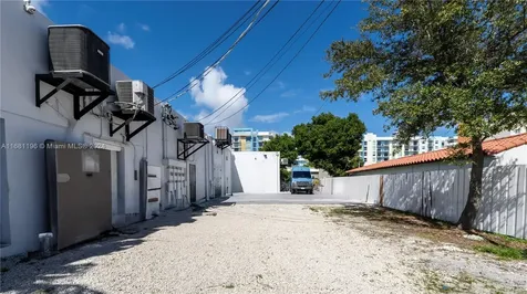 17 S Federal Highway Dania Beach FL 33004