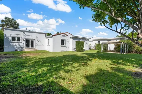 8851 Dickens Avenue Surfside FL 33154