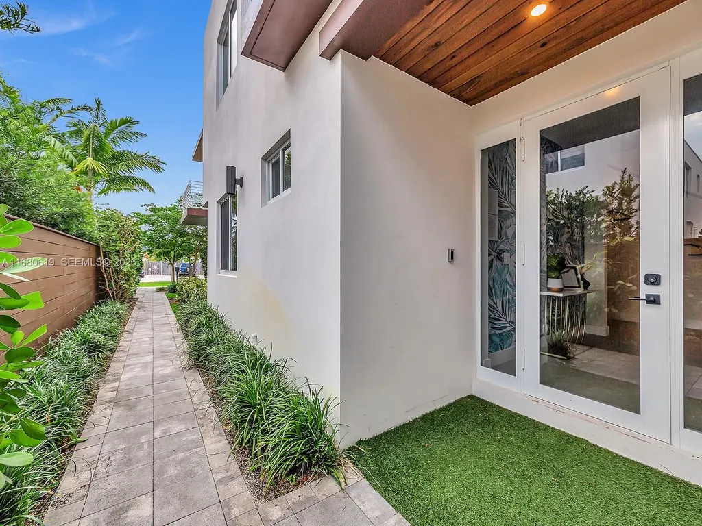 1808 Coral Ridge Drive Fort Lauderdale FL 33305