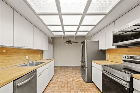 20296 SW 85th Avenue Cutler Bay FL 33189