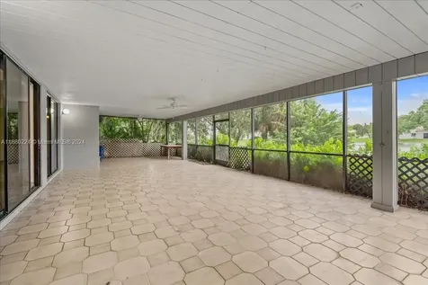 20296 SW 85th Avenue Cutler Bay FL 33189