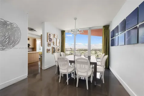 300 S Pointe Drive Miami Beach FL 33139
