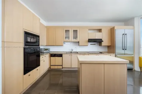 300 S Pointe Drive Miami Beach FL 33139