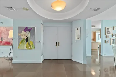 300 S Pointe Drive Miami Beach FL 33139