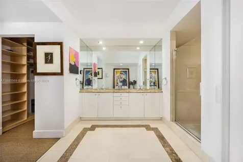 300 S Pointe Drive Miami Beach FL 33139