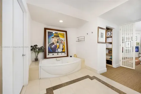 300 S Pointe Drive Miami Beach FL 33139