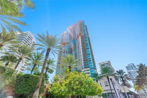 300 S Pointe Drive Miami Beach FL 33139