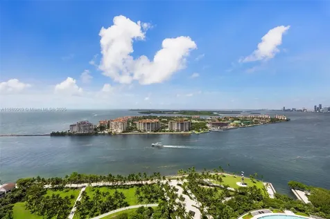 300 S Pointe Drive Miami Beach FL 33139