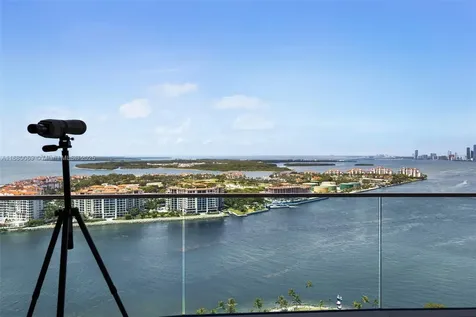 300 S Pointe Drive Miami Beach FL 33139