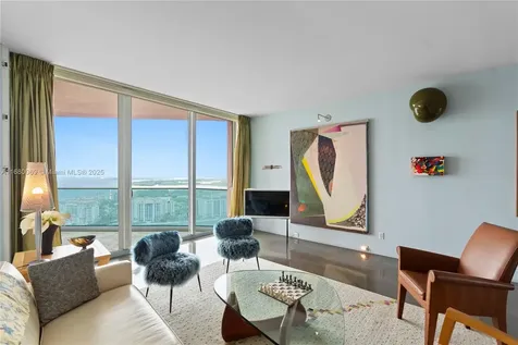 300 S Pointe Drive Miami Beach FL 33139