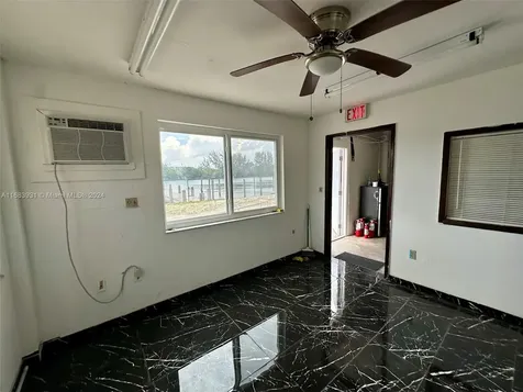 2599 NW 37th Avenue Miami FL 33142