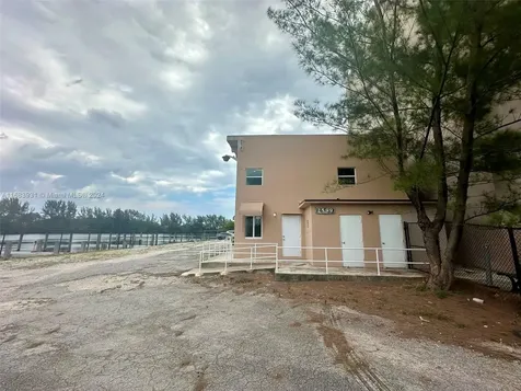 2599 NW 37th Avenue Miami FL 33142