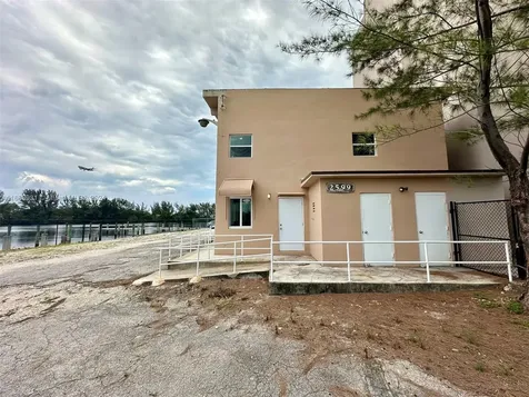 2599 NW 37th Avenue Miami FL 33142