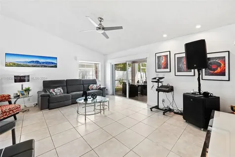 20180 NW 9th Drive Pembroke Pines FL 33029