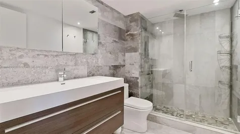 881 Ocean Drive Key Biscayne FL 33149