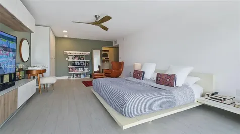 881 Ocean Drive Key Biscayne FL 33149