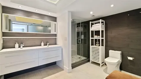881 Ocean Drive Key Biscayne FL 33149