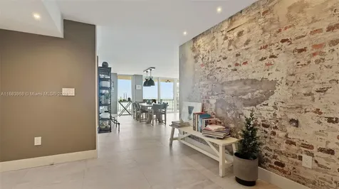 881 Ocean Drive Key Biscayne FL 33149
