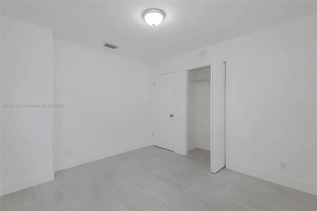 484 W Royal Palm Road Boca Raton FL 33432