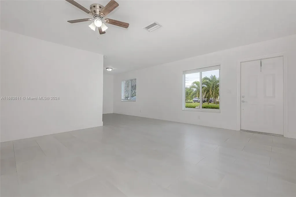484 W Royal Palm Road Boca Raton FL 33432